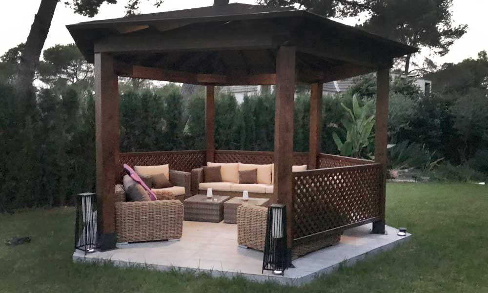 Pérgola hexagonal para un jardín